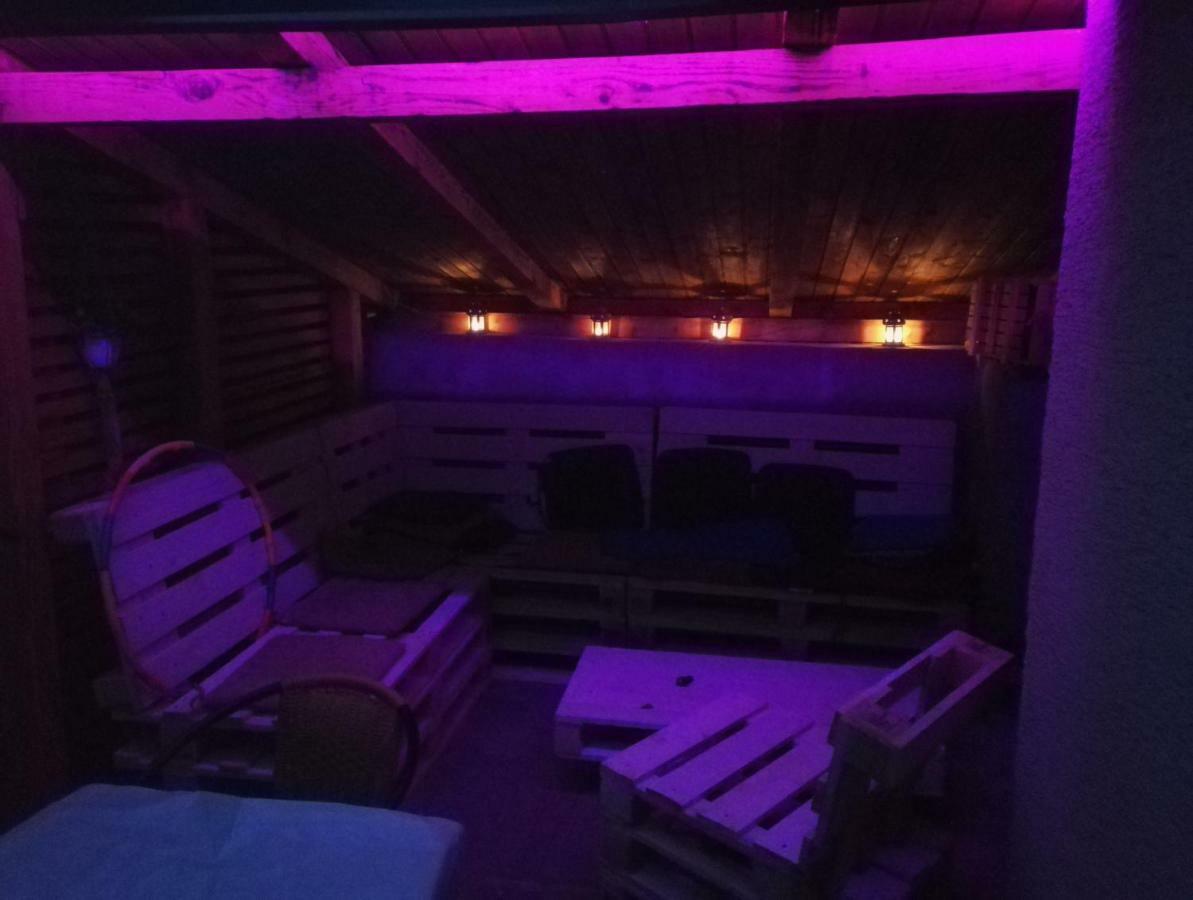 Lovro Apartment *